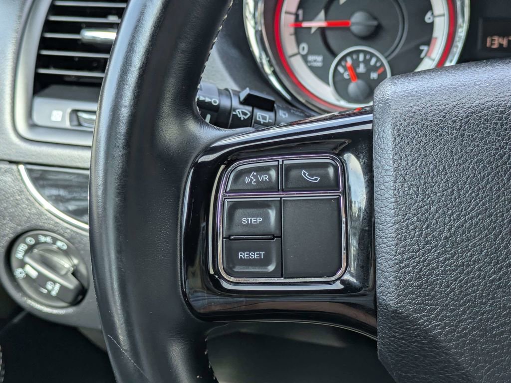 Used 2018 Dodge Grand Caravan SE image 24