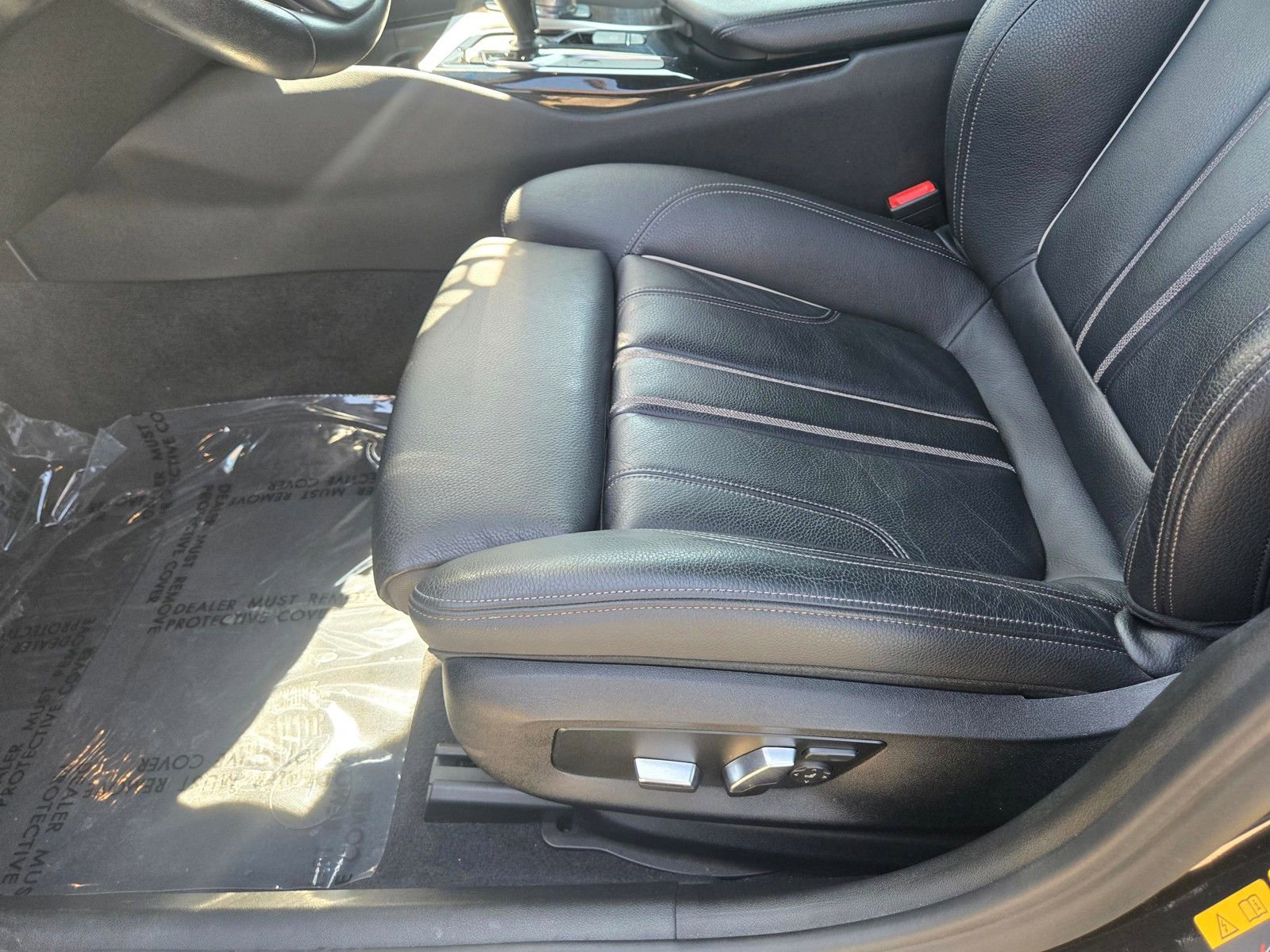 Used 2019 BMW 530e xDrive w/ Convenience Package AWD/4WD image 10