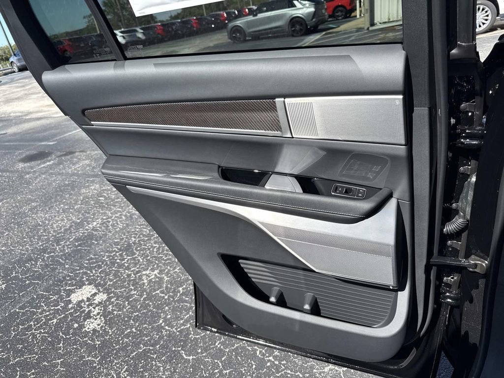 New 2026 Cadillac Vistiq Sport image 13