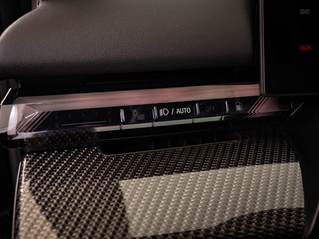 New 2026 BMW 550e xDrive image 43