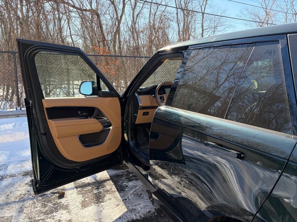 New 2026 Land Rover Range Rover SE image 10