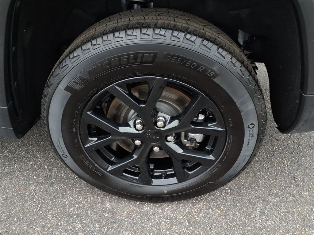 Used 2024 Jeep Grand Cherokee L Laredo image 14