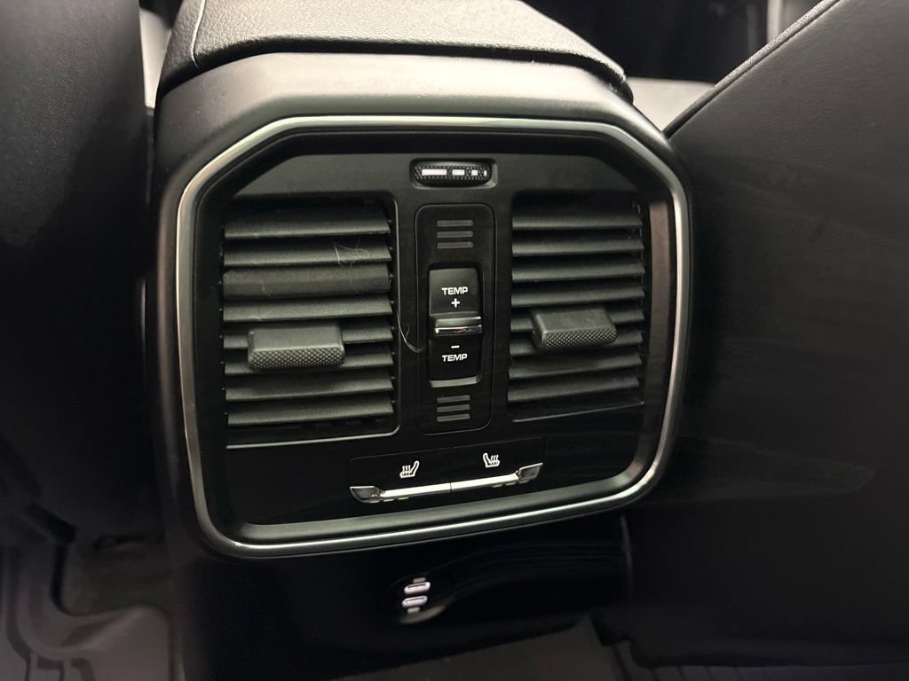 Certified 2023 Porsche Macan AWD/4WD image 30