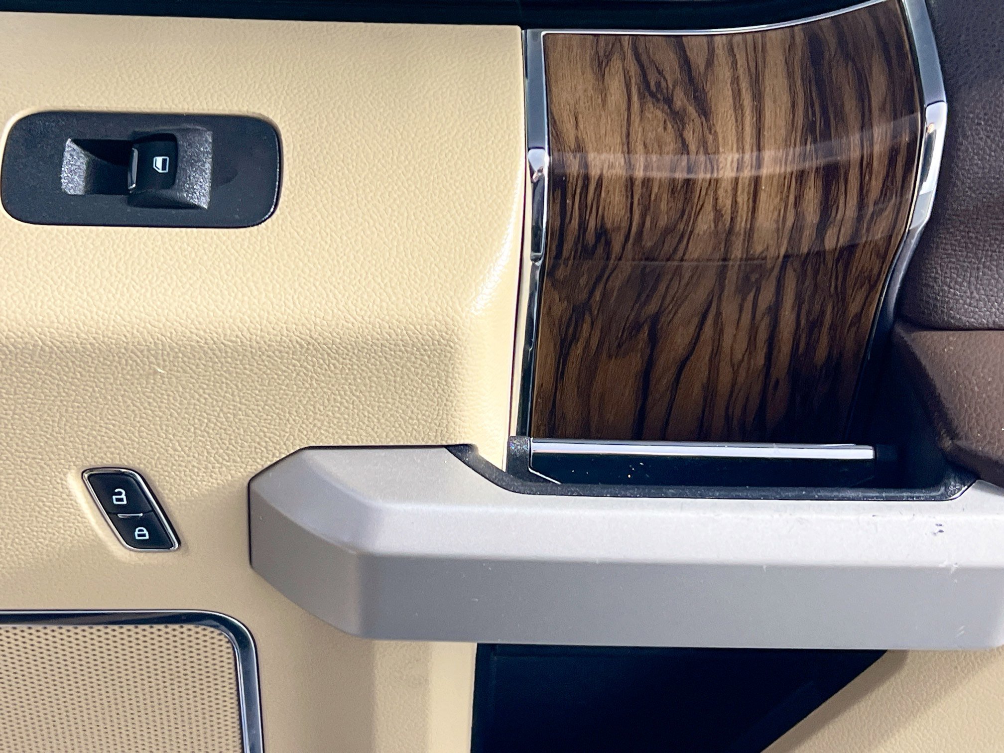 Used 2018 Ford F150 Lariat w/ Equipment Group 502A Luxury image 32