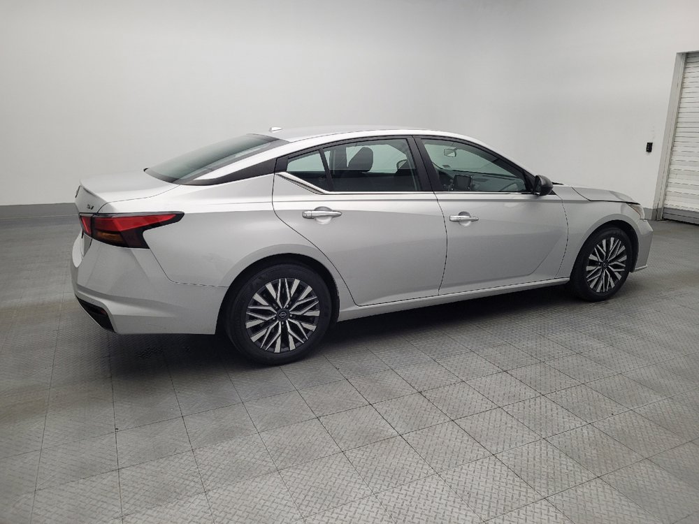 Used 2024 Nissan Altima 2.5 SV image 10