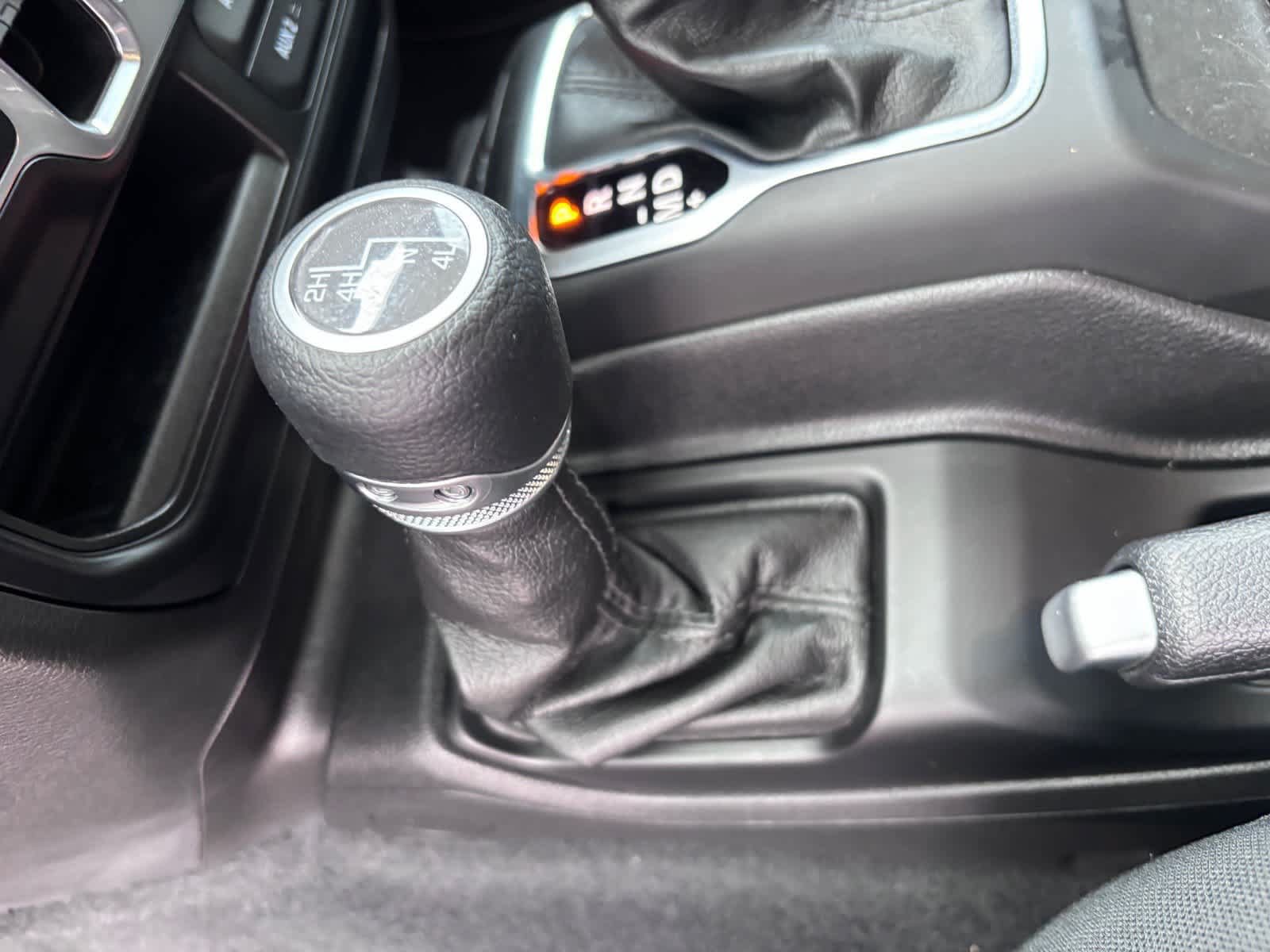Used 2023 Jeep Wrangler Unlimited Sport AWD/4WD image 33