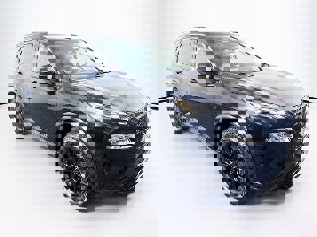 Used 2023 Nissan Rogue SV w/ SV Premium B Package image 3