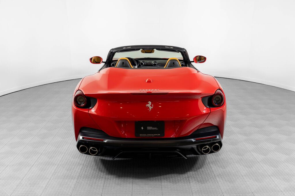 Certified 2020 Ferrari Portofino RWD image 22