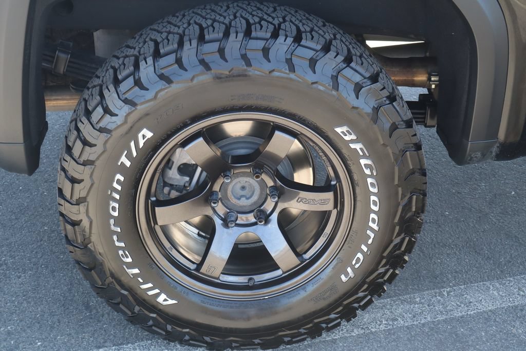 Used 2023 GMC Sierra 1500 AT4X AWD/4WD image 11
