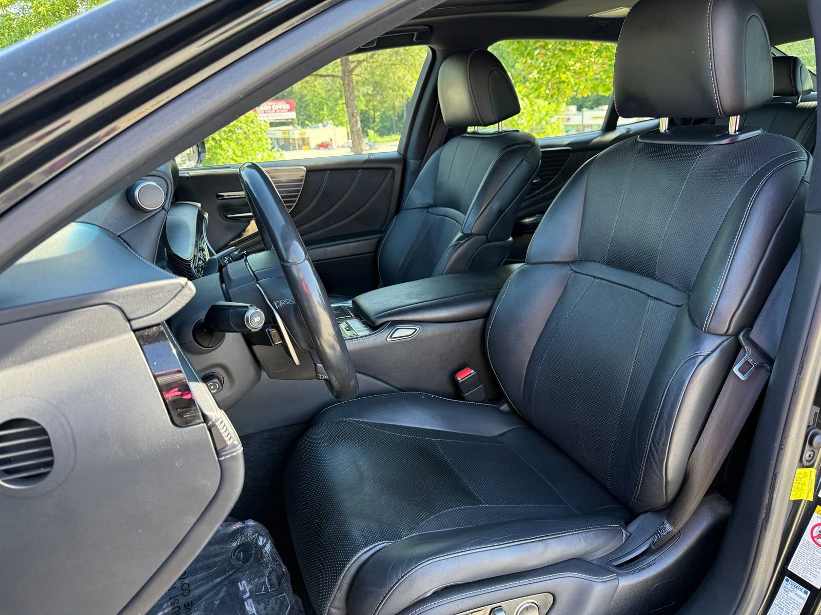 Used 2018 Lexus LS 500 AWD w/ Accessory Package (Z2) image 37