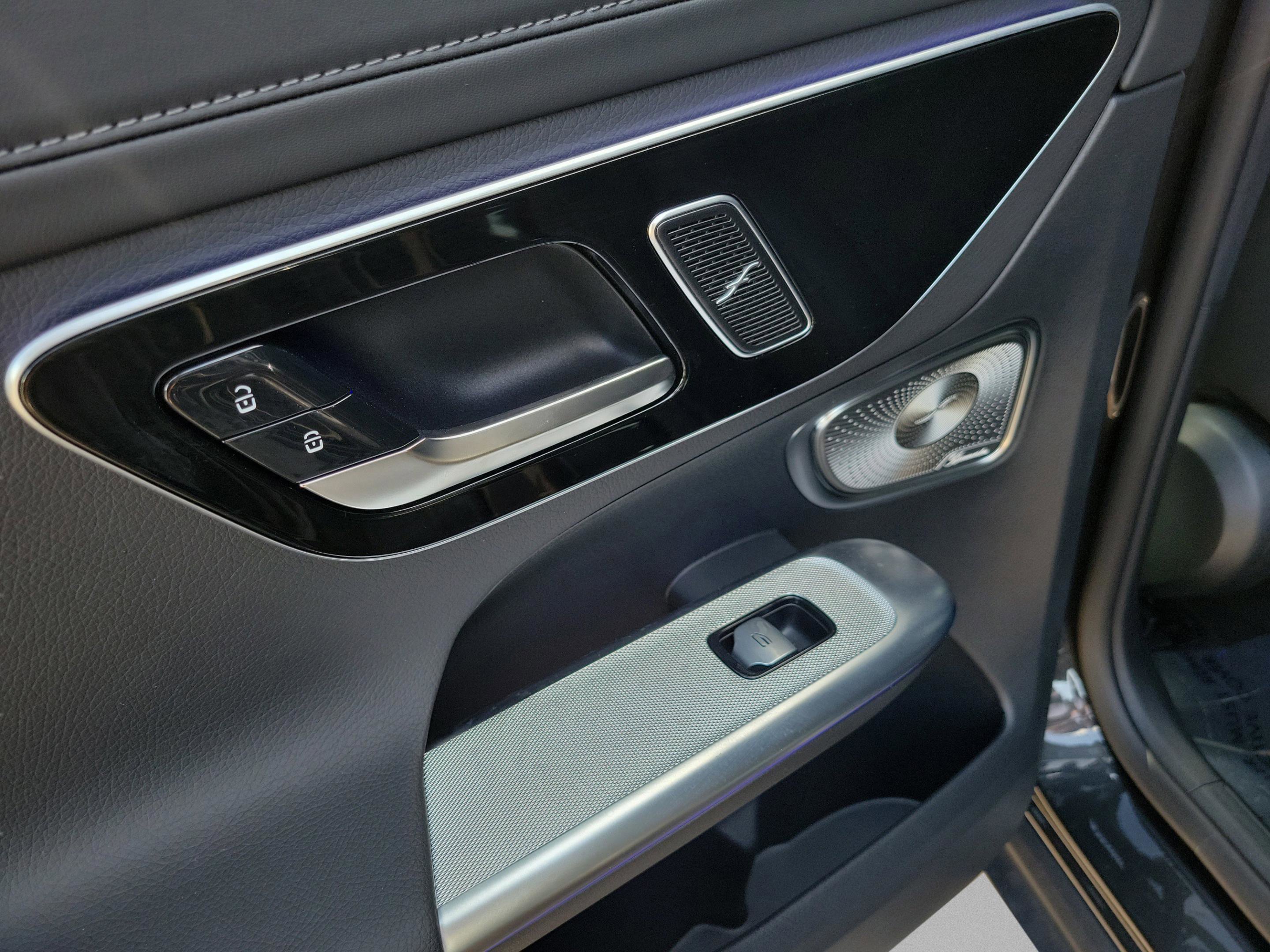 Certified 2026 Mercedes-Benz GLC 300 image 8