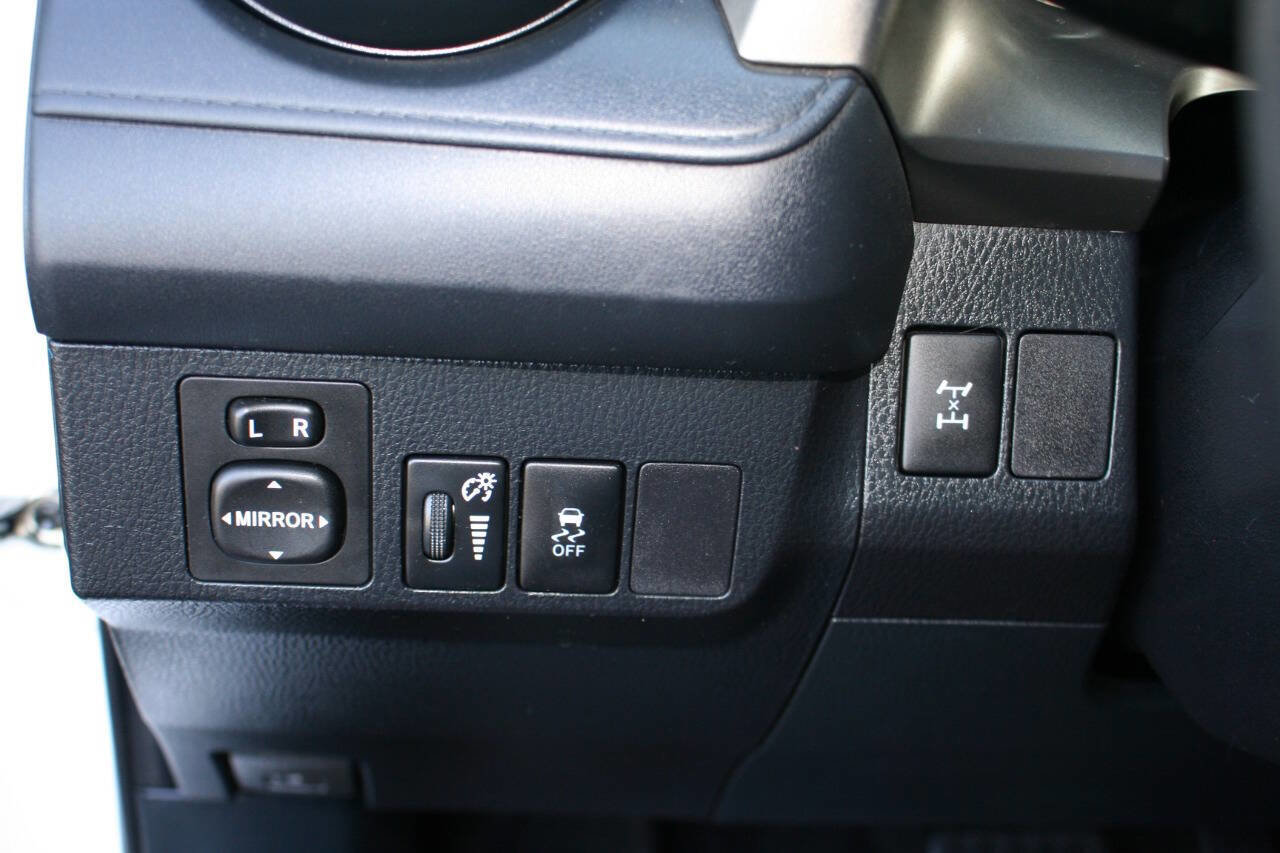 Used 2014 Toyota RAV4 LE AWD/4WD image 17