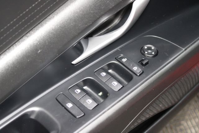 Used 2023 Hyundai Elantra Blue FWD image 10