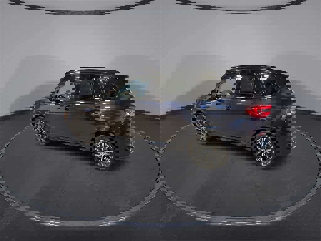 Used 2022 BMW X5 xDrive45e w/ M Sport Package image 6