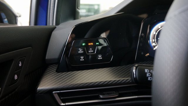 New 2025 Volkswagen Golf R Black Edition image 17