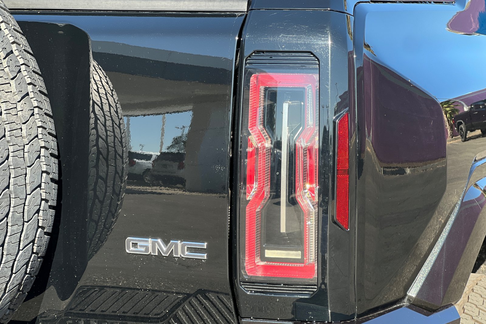 Used 2025 GMC Hummer EV 2X AWD/4WD image 42