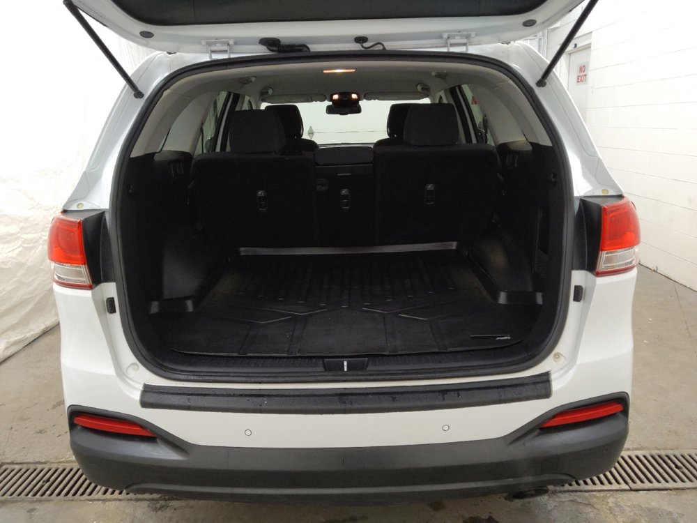 Used 2016 Kia Sorento LX w/ LX Convenience Package image 29
