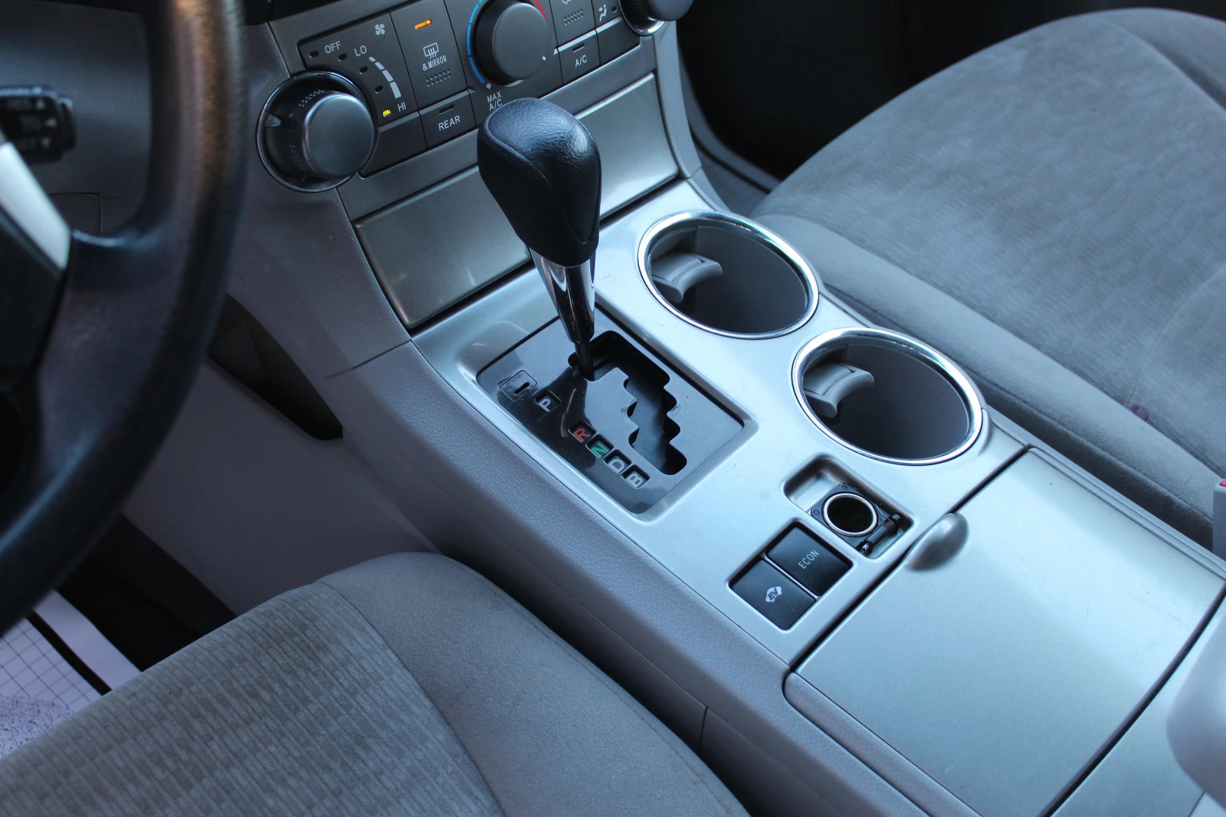 Used 2011 Toyota Highlander Hybrid w/ Cold Weather Pkg image 23