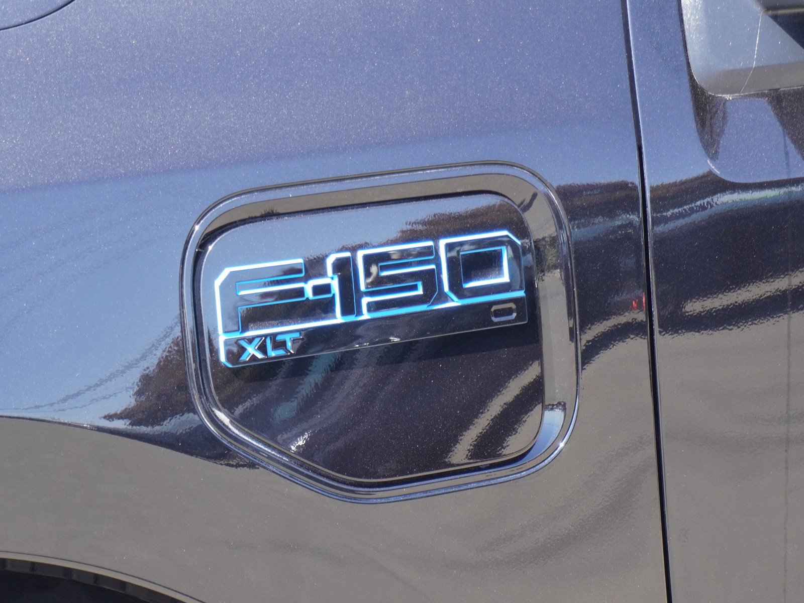 Used 2025 Ford F150 Lightning XLT AWD/4WD image 8