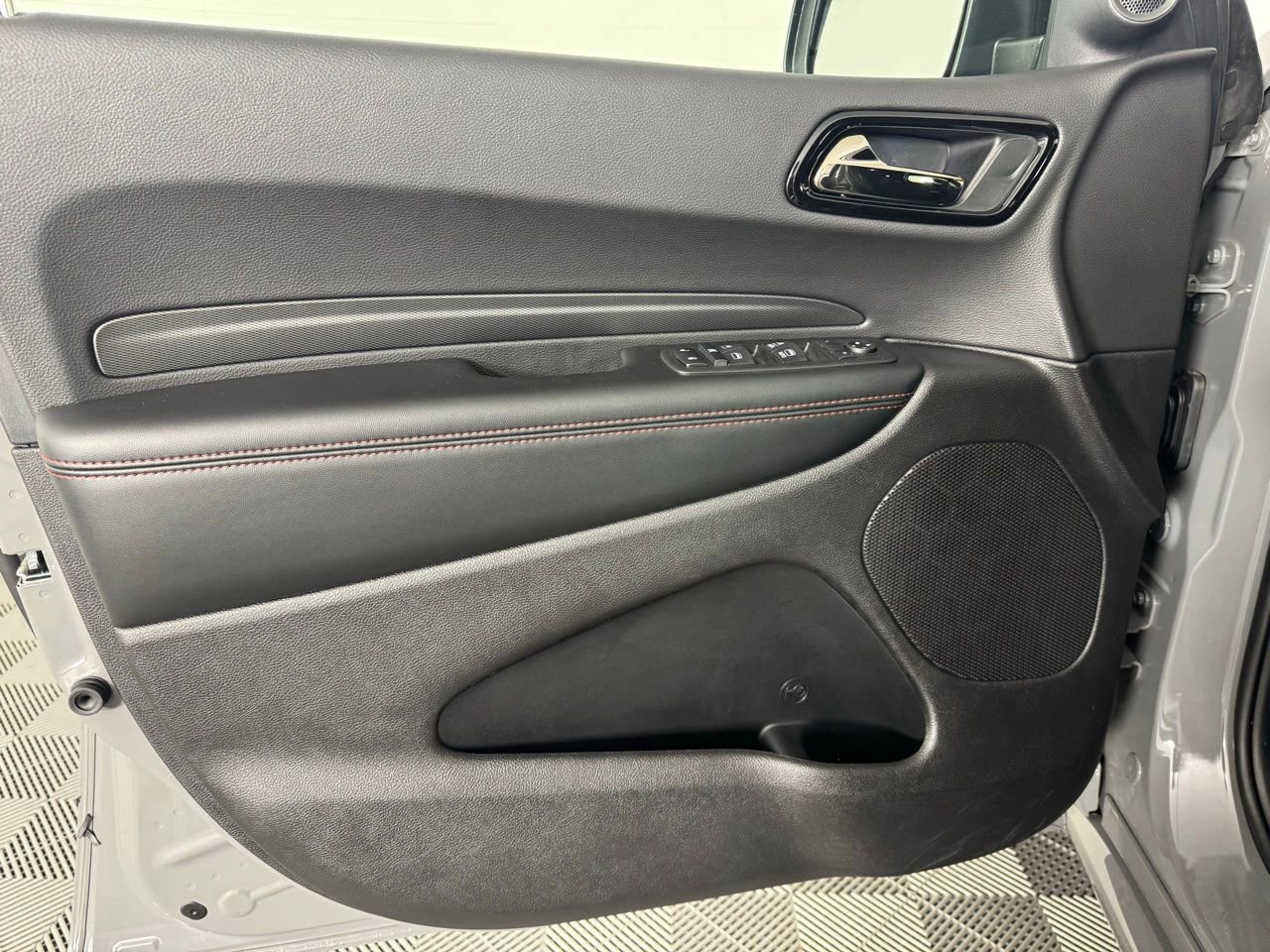 Used 2025 Dodge Durango GT AWD/4WD image 9