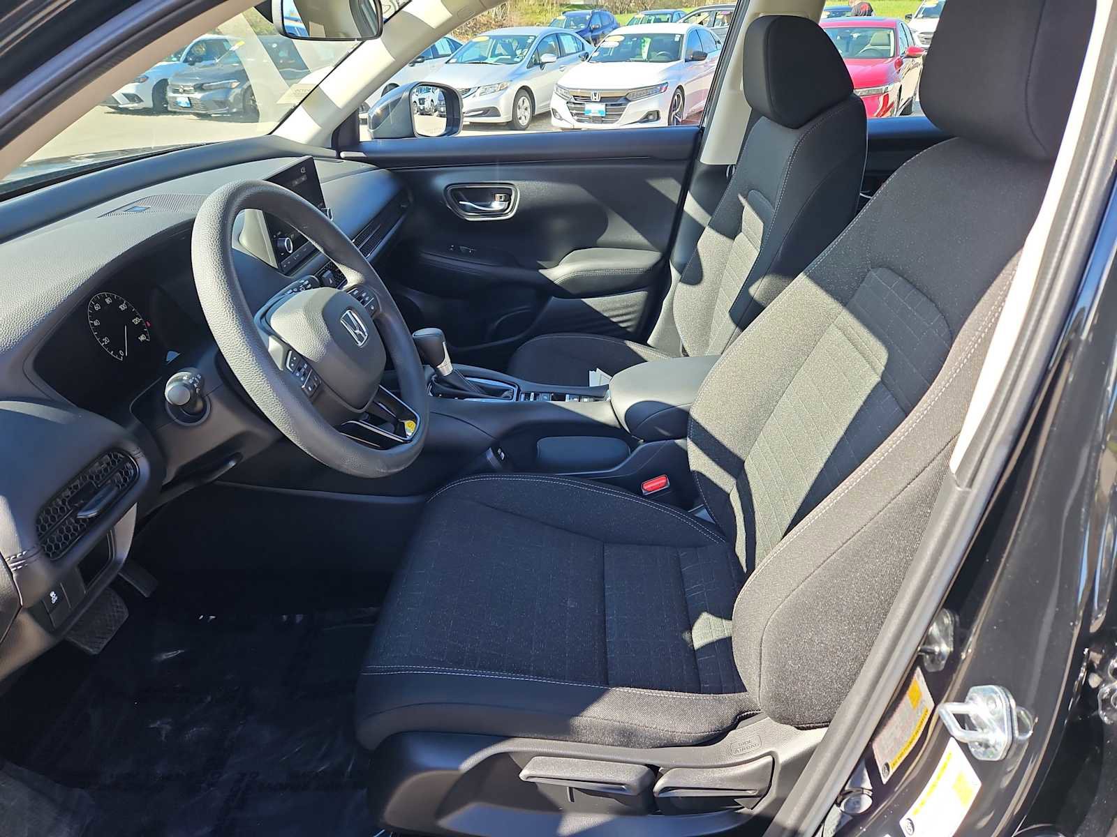 Used 2023 Honda HR-V LX image 12