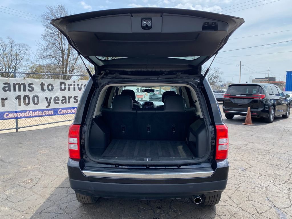 Used 2017 Jeep Patriot Sport AWD/4WD image 4