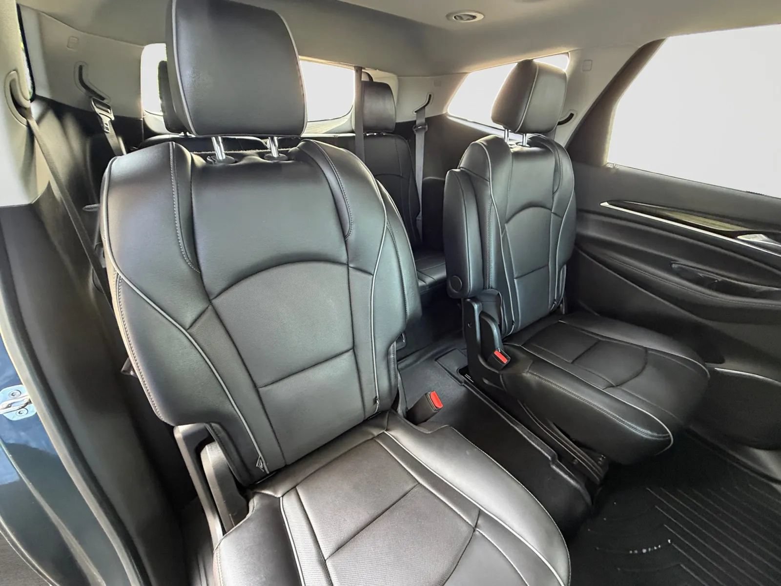 Used 2019 Buick Enclave Avenir w/ Avenir Technology Package AWD/4WD image 19