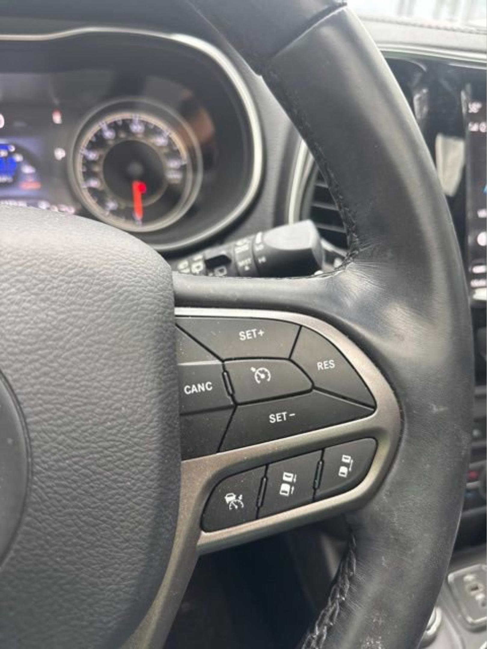 Used 2021 Jeep Cherokee Limited w/ Elite Package AWD/4WD image 23