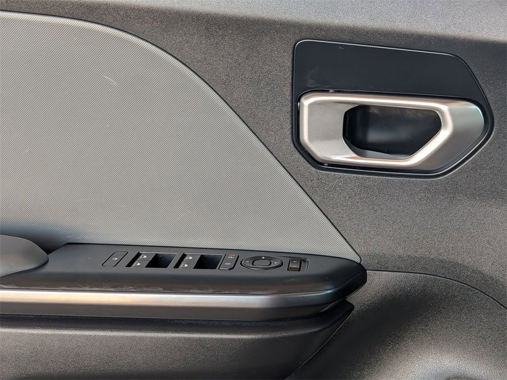 Used 2025 Kia K4 LXS image 13