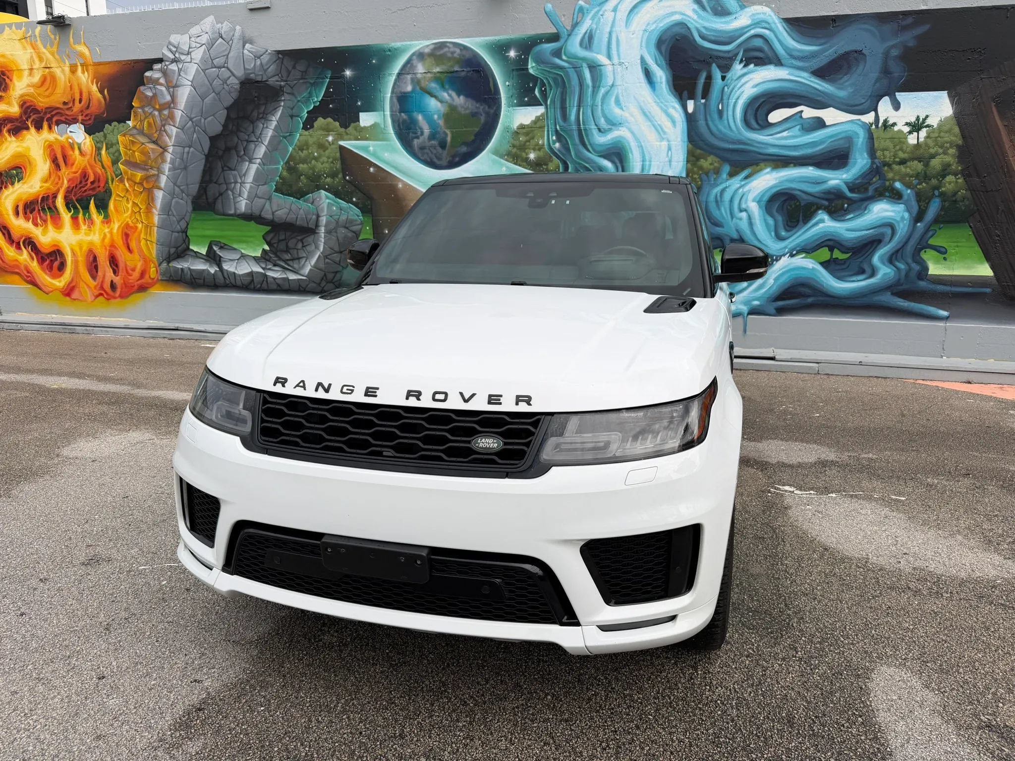 Used 2018 Land Rover Range Rover Sport HSE Dynamic AWD/4WD image 2