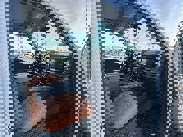 New 2026 Ford F250 Lariat w/ Black Appearance Package image 39