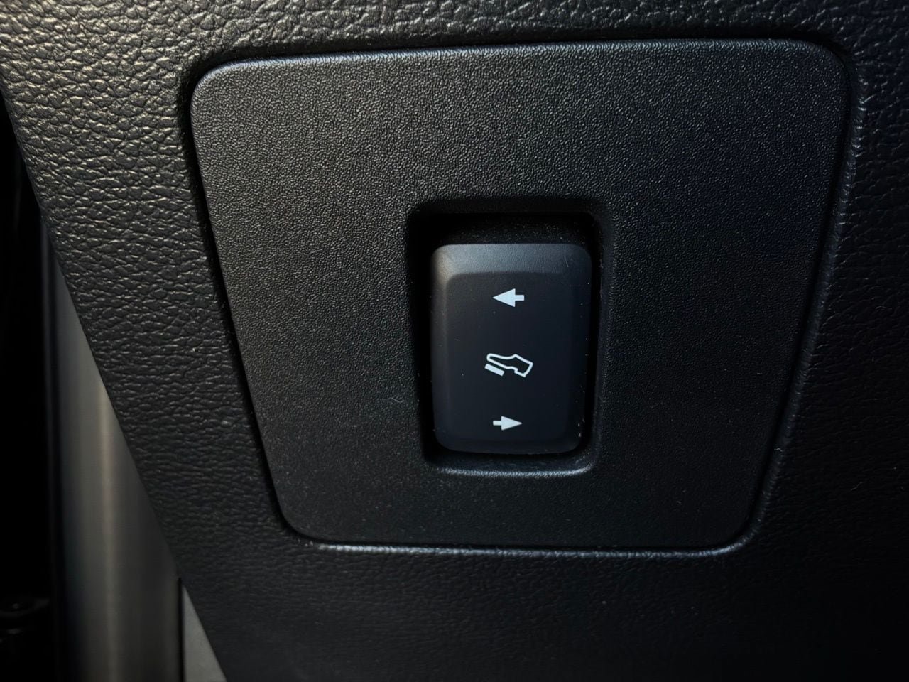 Used 2017 Ford F150 Lariat w/ Equipment Group 501A Mid AWD/4WD image 27