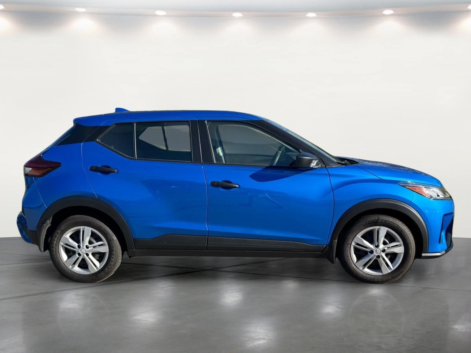 Used 2024 Nissan Kicks S FWD image 13