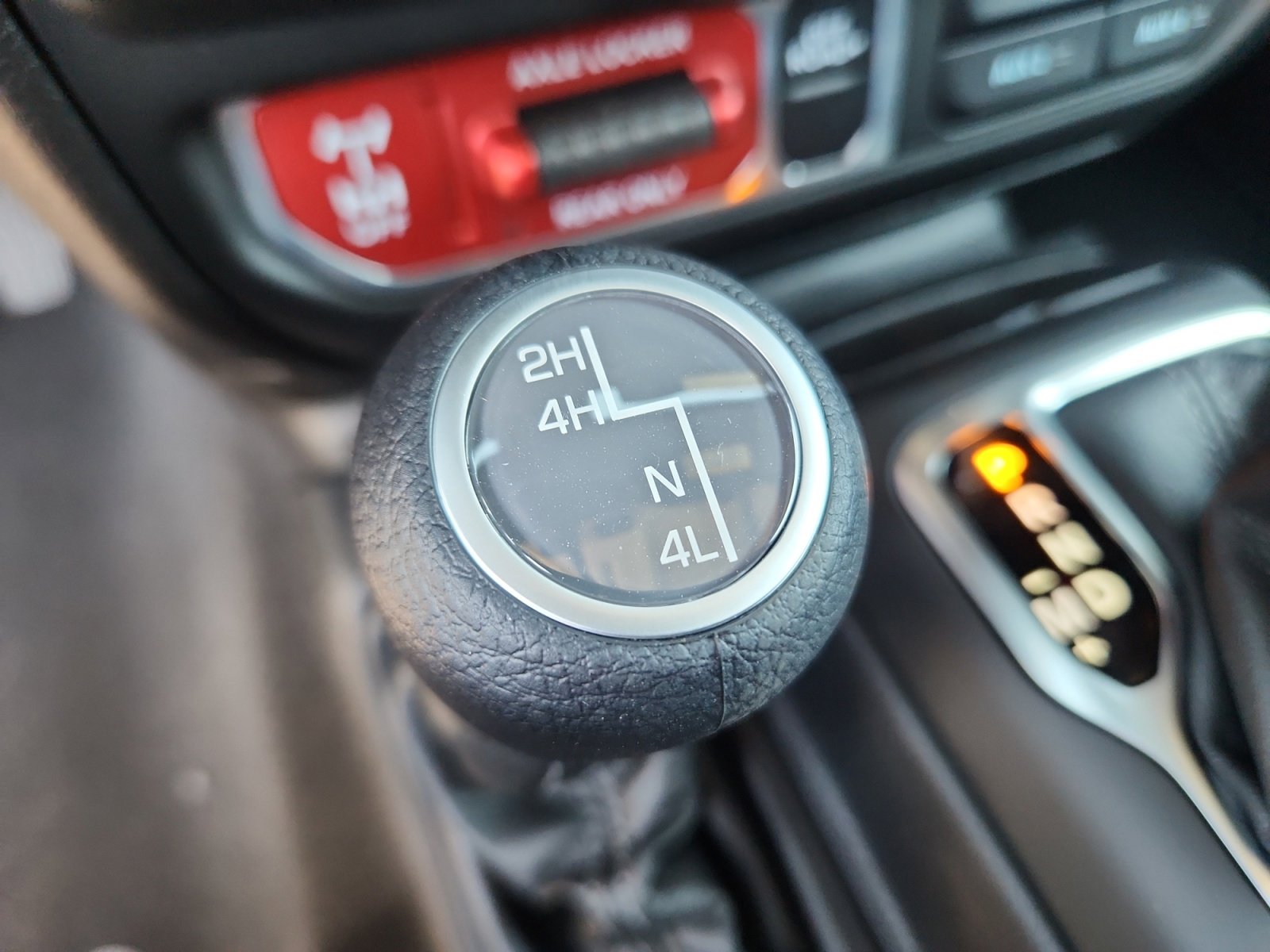 New 2025 Jeep Gladiator Willys AWD/4WD image 32