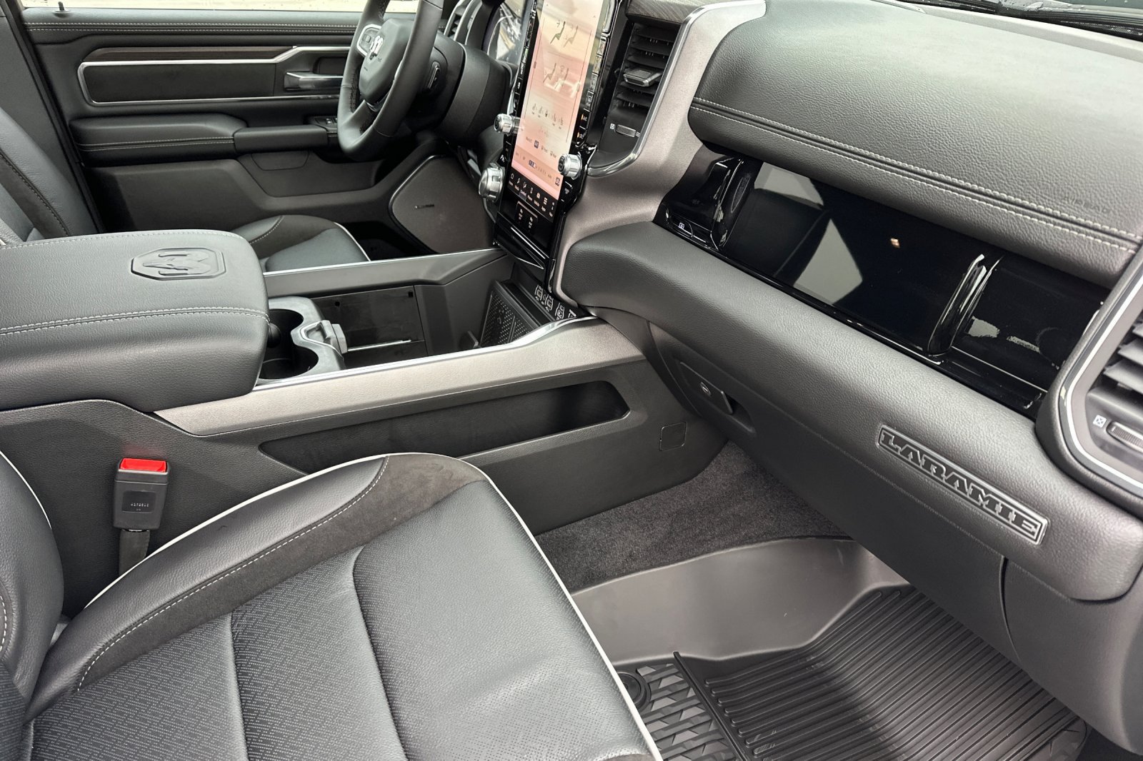 New 2026 RAM 1500 Laramie w/ Night Edition AWD/4WD image 13