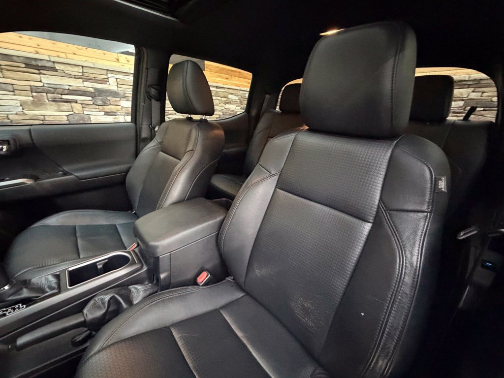 Used 2020 Toyota Tacoma TRD Off-Road w/ TRD Premium Off Road Package AWD/4WD image 28