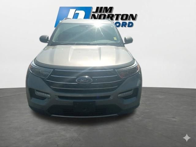 Used 2020 Ford Explorer XLT w/ Equipment Group 202A AWD/4WD image 3