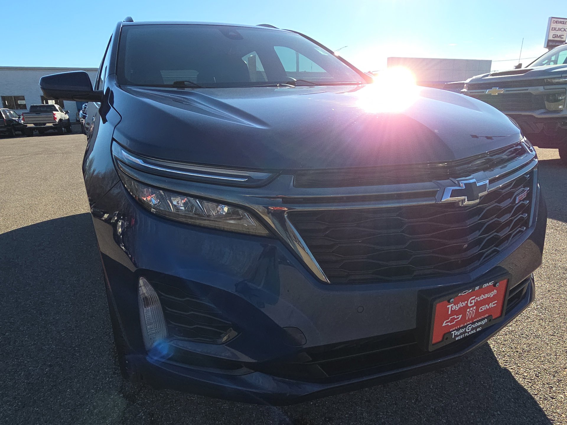 Used 2023 Chevrolet Equinox RS w/ RS Leather Package image 11