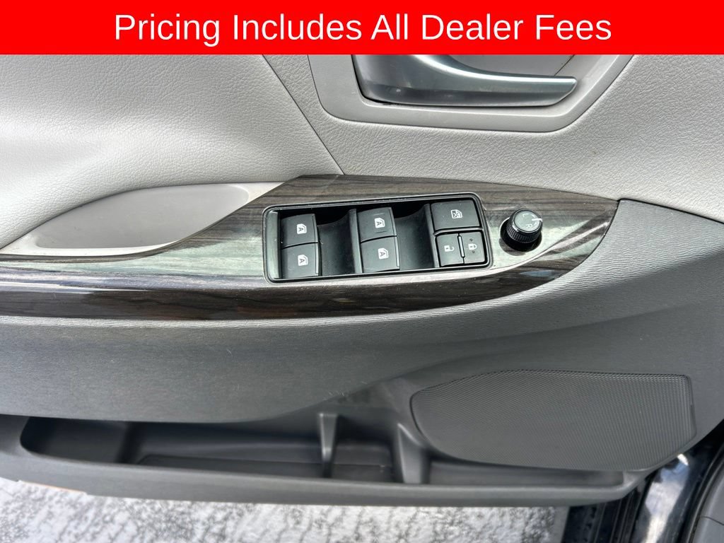 Used 2020 Toyota Sienna XLE FWD image 4