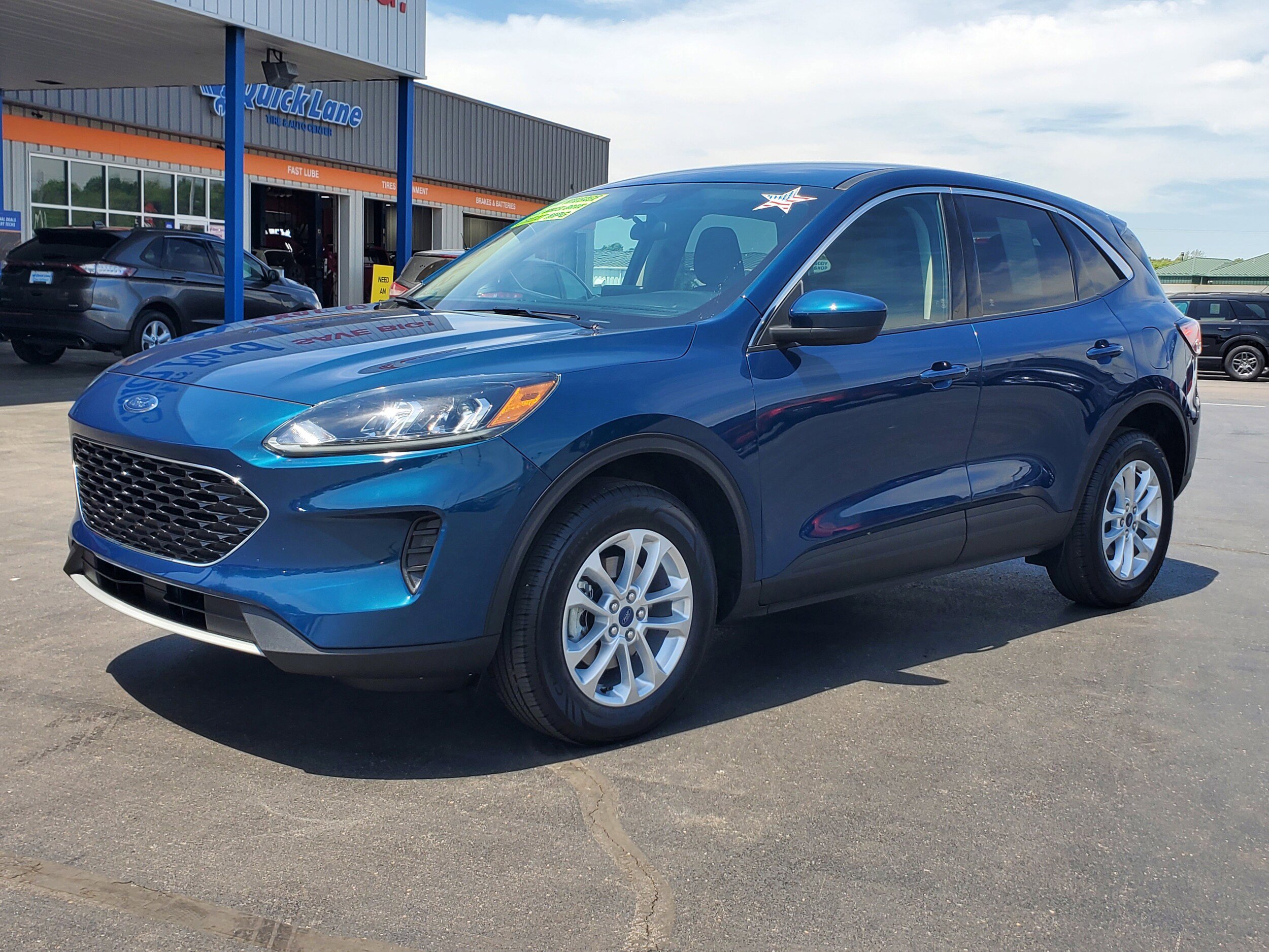 Used 2020 Ford Escape SE AWD/4WD image 2