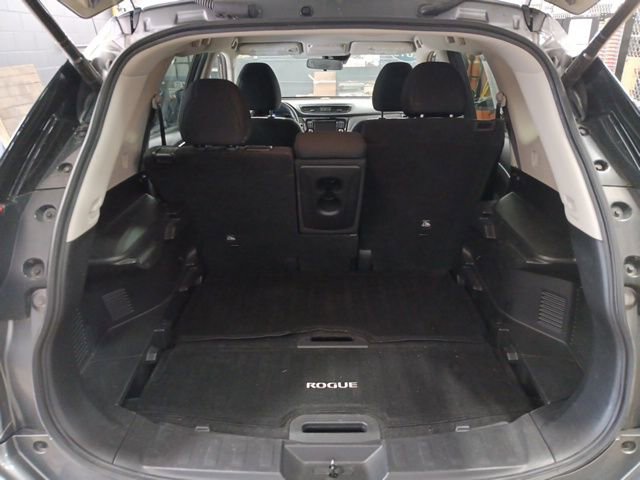 Used 2019 Nissan Rogue SV image 31