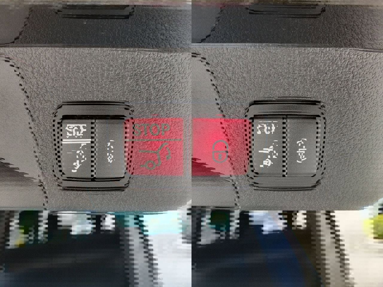 Used 2025 Mercedes-Benz GLB 250 image 8