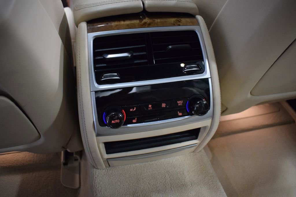 Used 2017 BMW 750i xDrive image 33