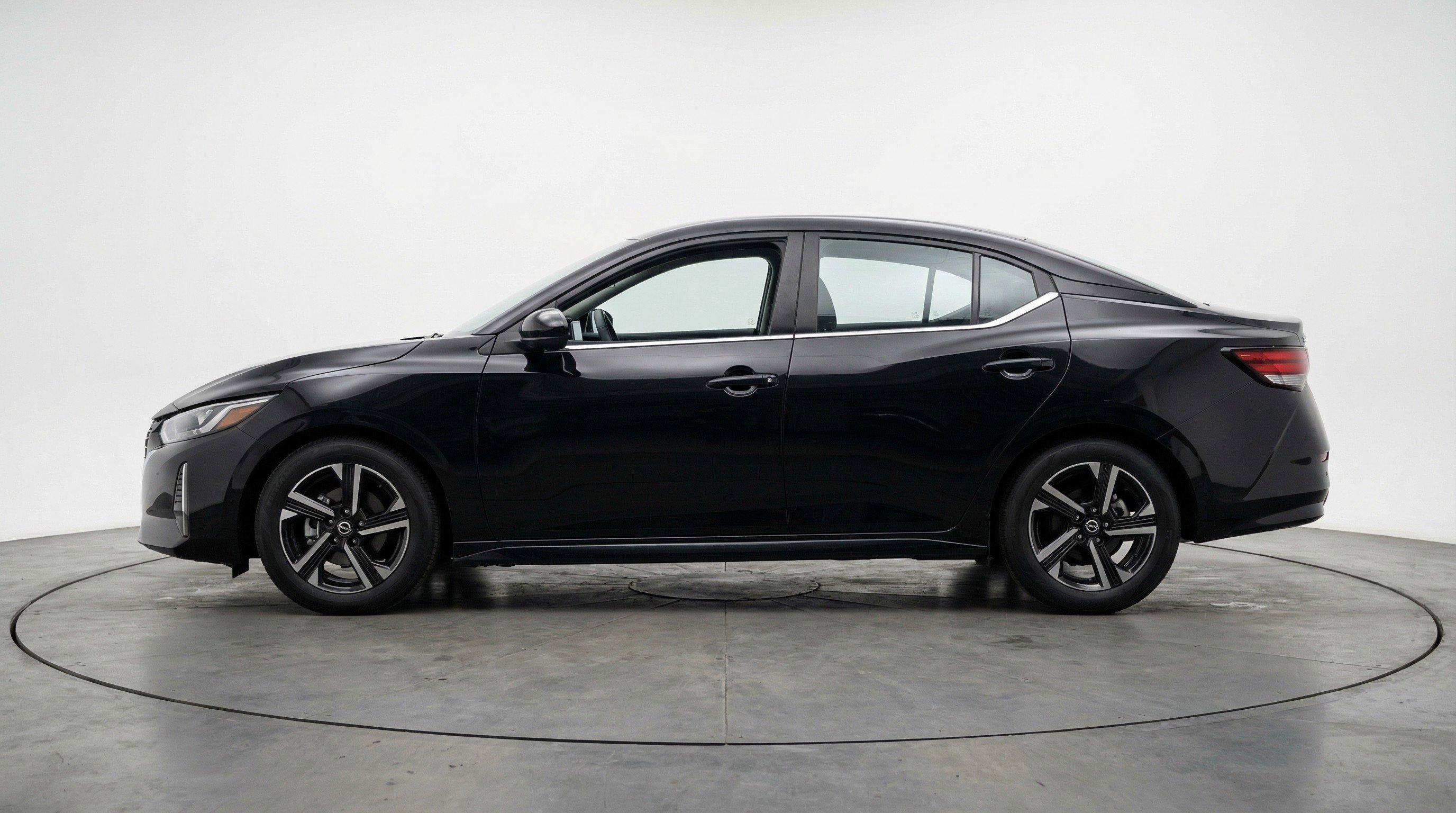 Used 2025 Nissan Sentra SV image 5