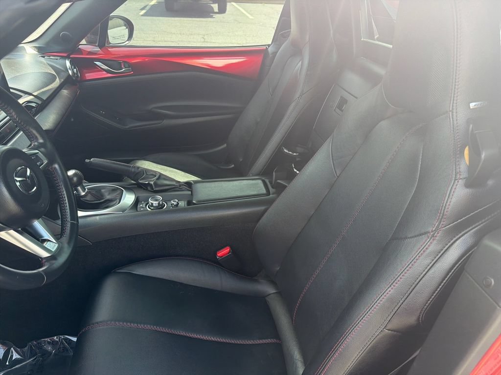 Used 2018 MAZDA MX-5 Miata RF Grand Touring RWD image 10