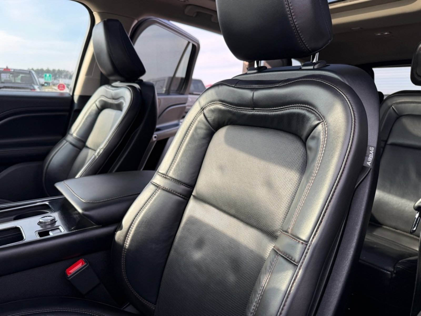 Used 2021 Lincoln Aviator Reserve image 17