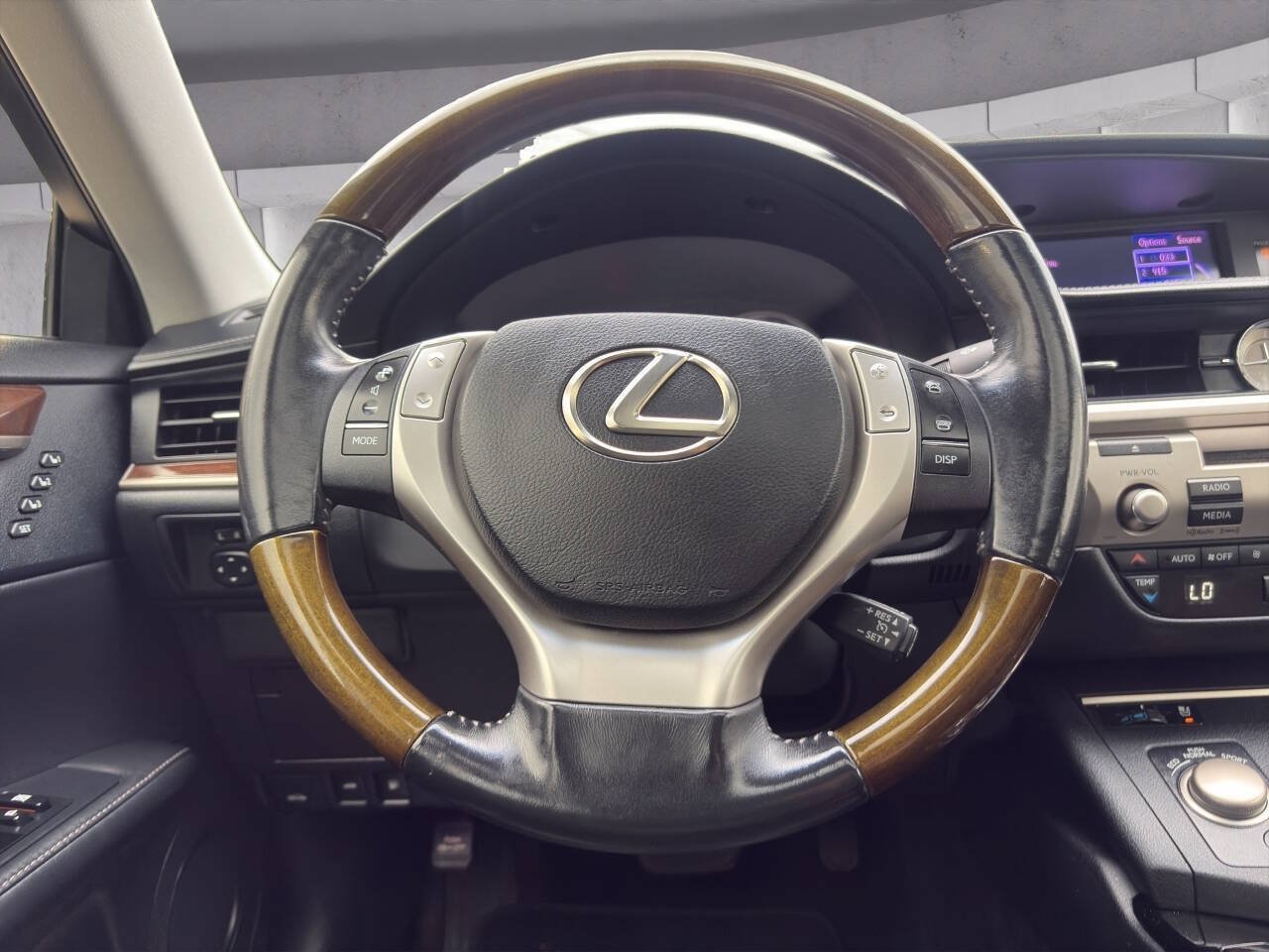 Used 2014 Lexus ES 350 w/ Premium Package FWD image 14