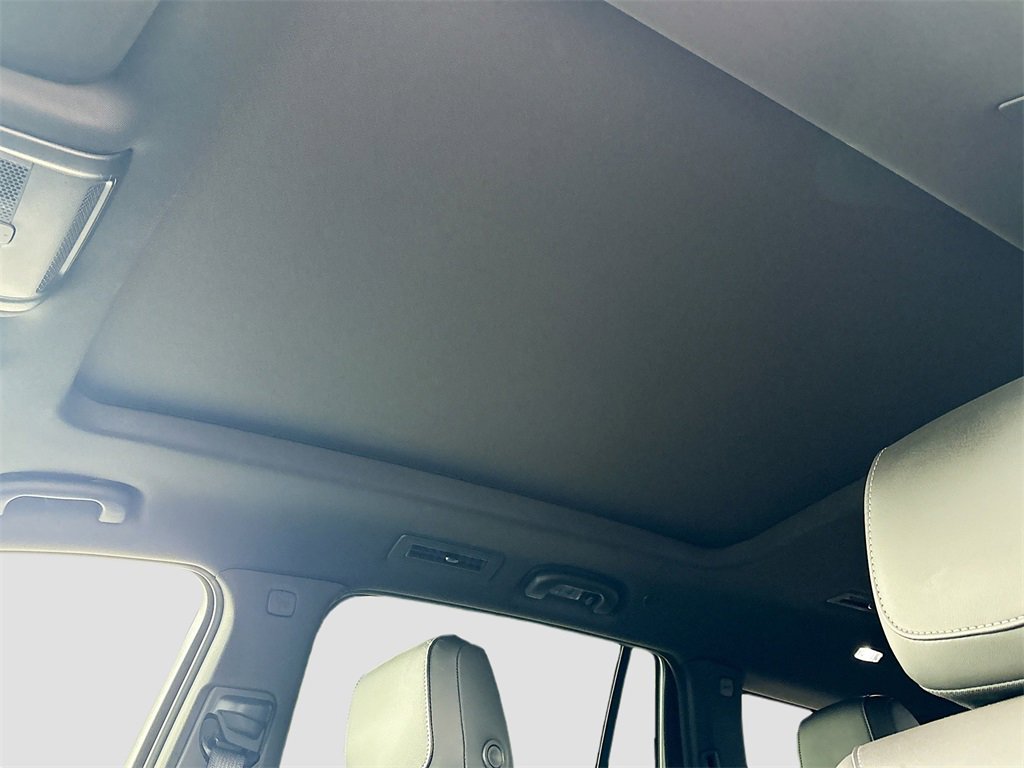 Used 2024 Cadillac XT6 Sport w/ Technology Package image 23