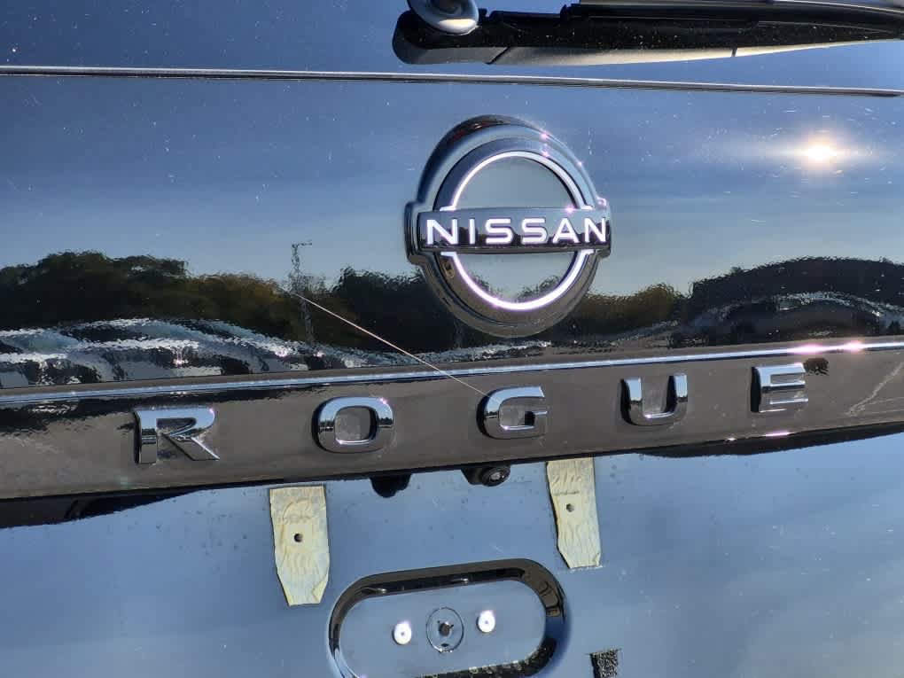 Used 2026 Nissan Rogue Dark Armor AWD/4WD image 23