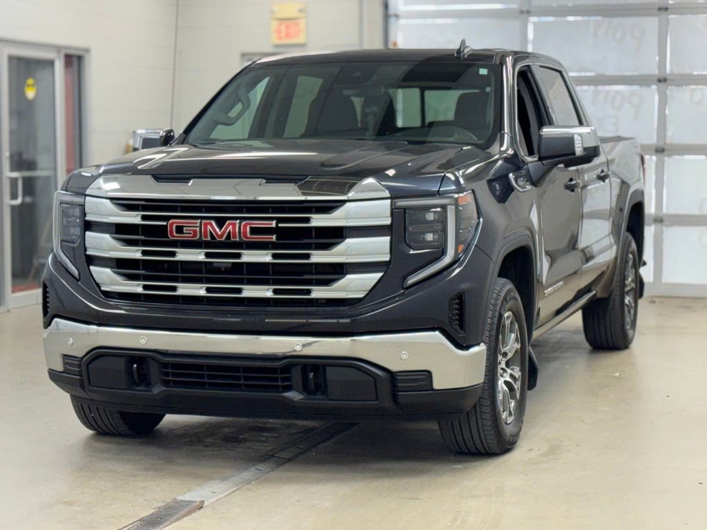 Used 2024 GMC Sierra 1500 SLE w/ Preferred Package image 3